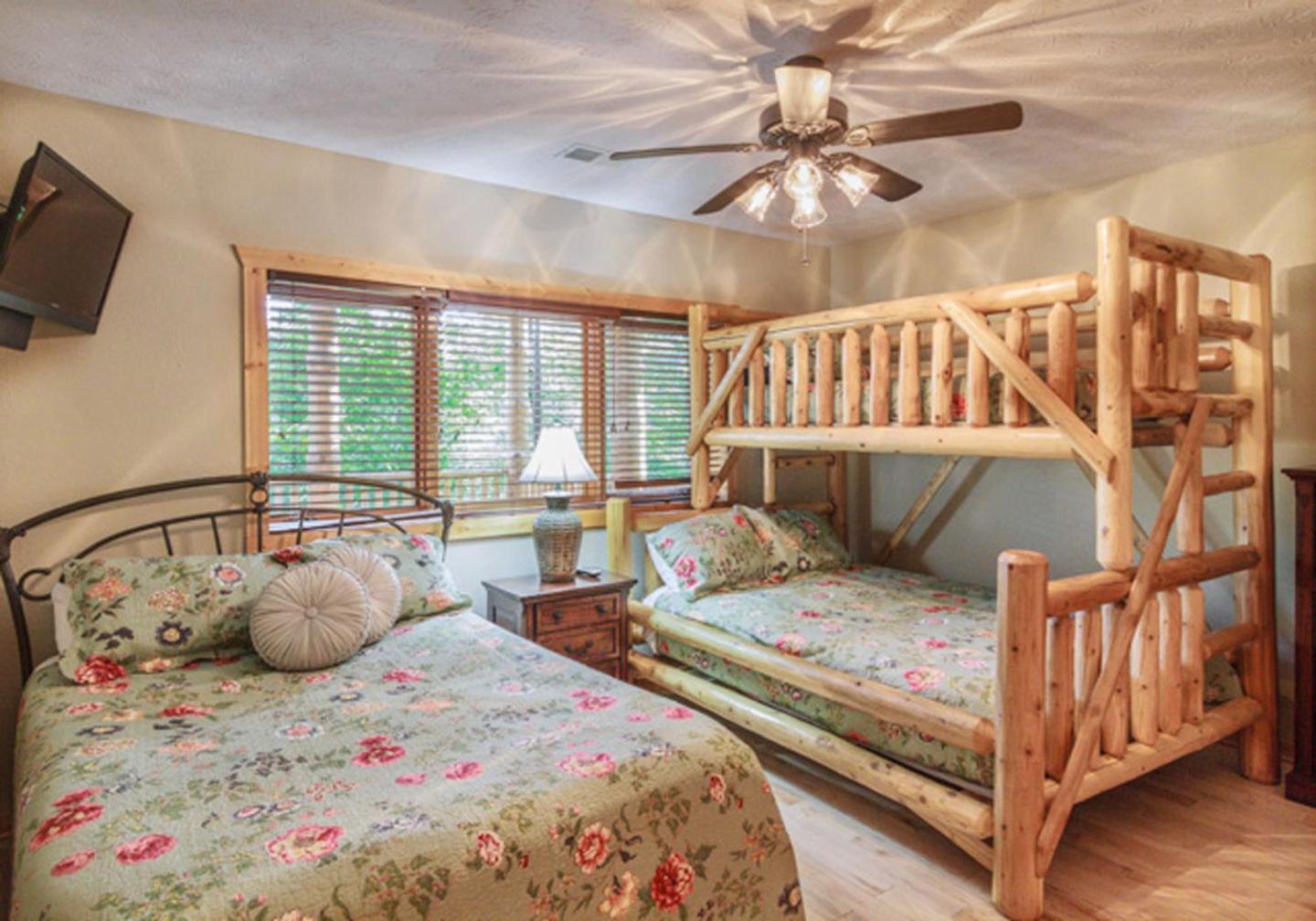 Big Bear Ridge Lodge - Breathtaking Mountain Views And Private Forest Scenes In Amazing Large Log Cabin Gatlinburg Exteriér fotografie