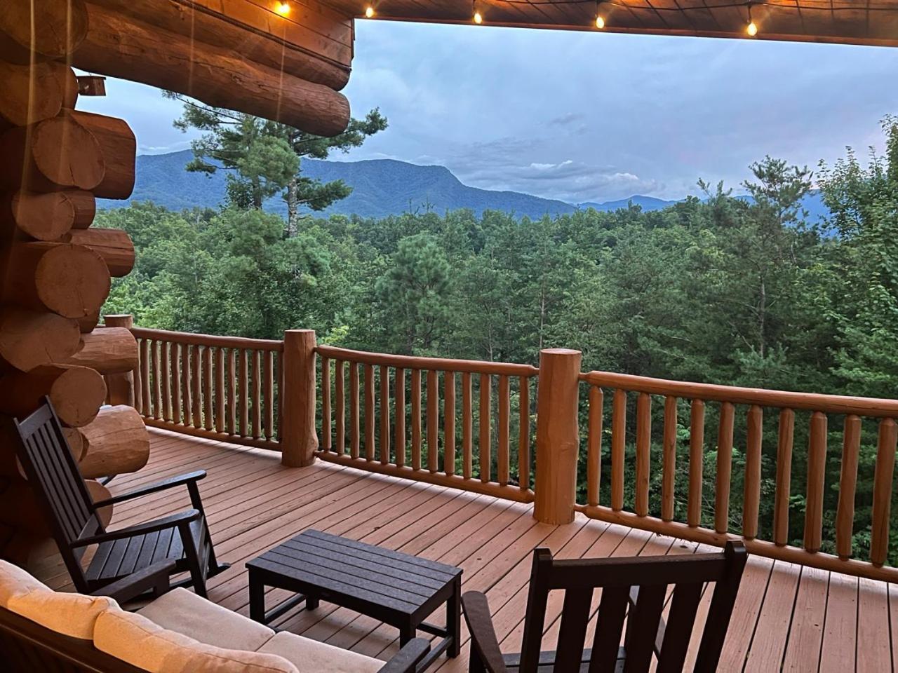 Big Bear Ridge Lodge - Breathtaking Mountain Views And Private Forest Scenes In Amazing Large Log Cabin Gatlinburg Exteriér fotografie