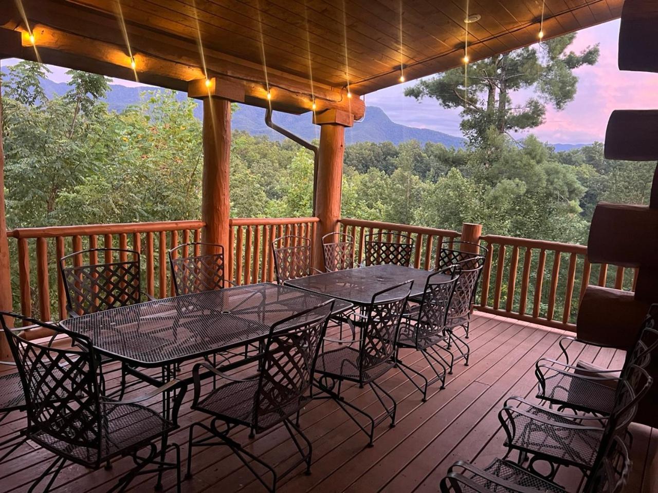 Big Bear Ridge Lodge - Breathtaking Mountain Views And Private Forest Scenes In Amazing Large Log Cabin Gatlinburg Exteriér fotografie